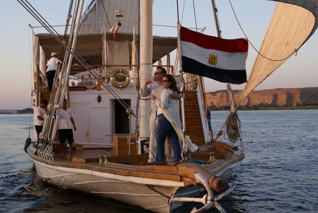 Donia-Opener-2000px-001