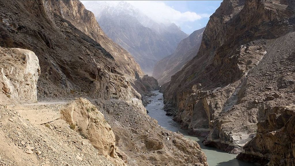 Pakistan-34-Gilgit-Skardu-Highway-Karakorum-Claus-Istas