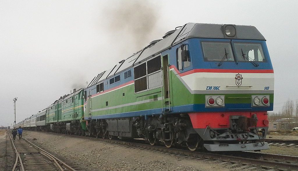 Usbekistan-Zug-1024px-1024x590