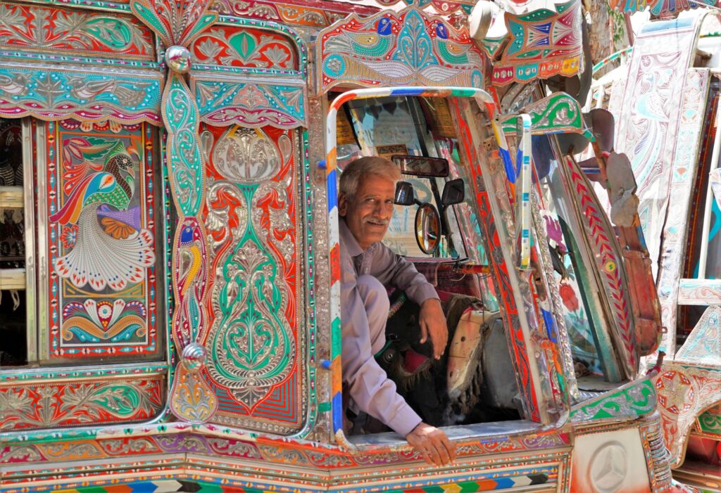 Pakistan-Lachmann-2000px-003